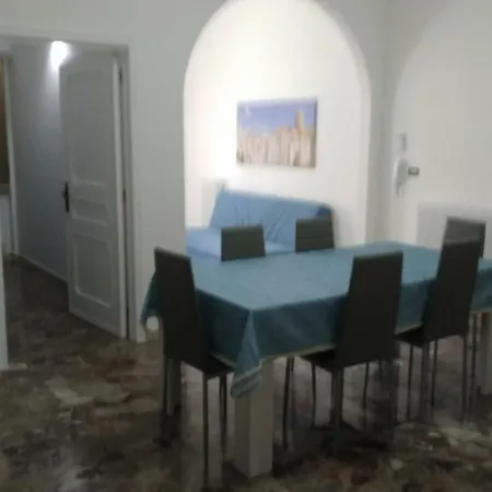 Casa Vacanze Leo 2 Apartment *